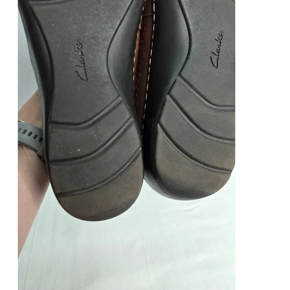 Clarks Collection Women’s Brown Perforated Slip On Comfort Loafers Size 10W